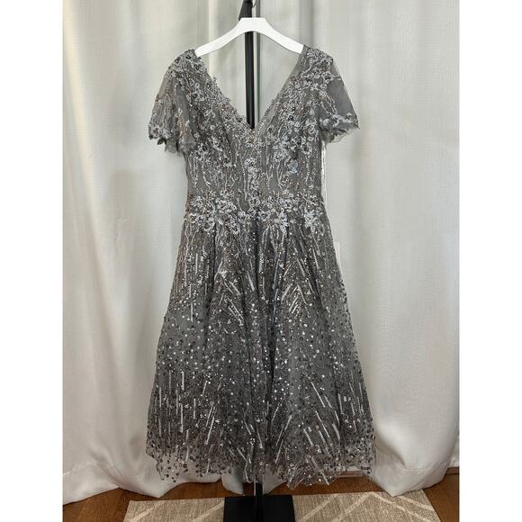 Mac Duggal Embellished Butterfly Fit Flare Tea-Length Dress Gray 20392 Sz 10 NWT - Picture 2 of 16